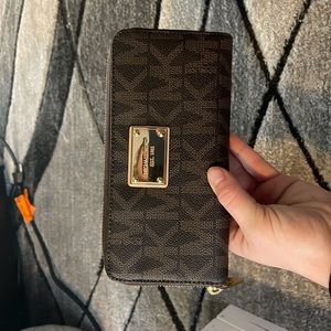 MK wallet